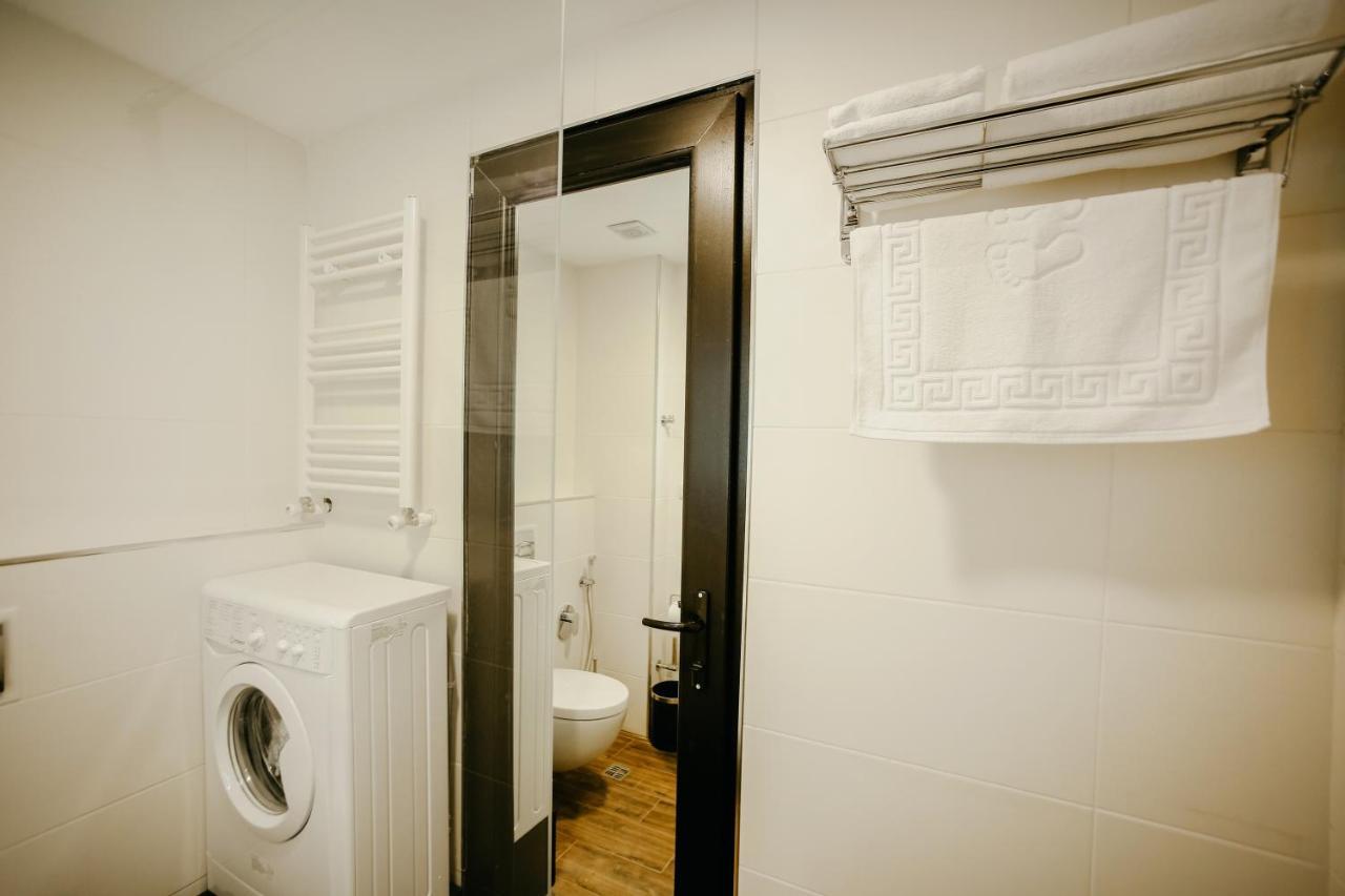Premium Room Redco New กูเดาริ ภายนอก รูปภาพ